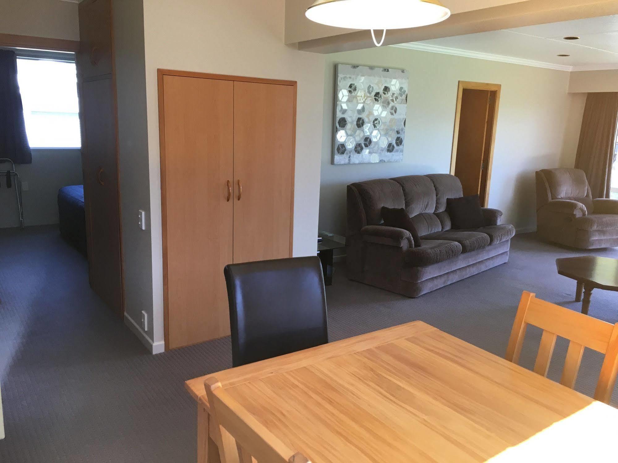 Lakeside Motel & Apartments Te Anau Exterior foto