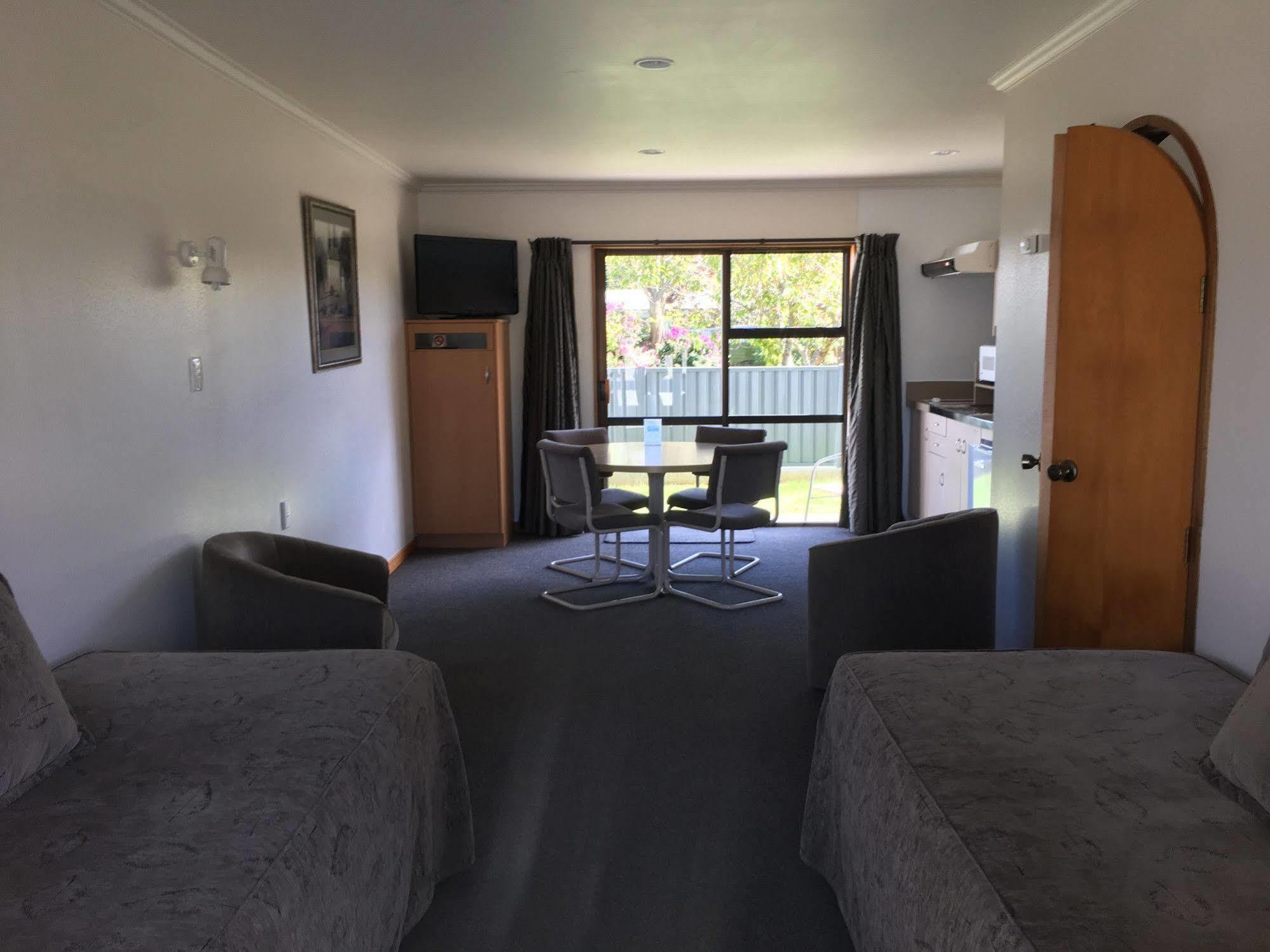 Lakeside Motel & Apartments Te Anau Exterior foto